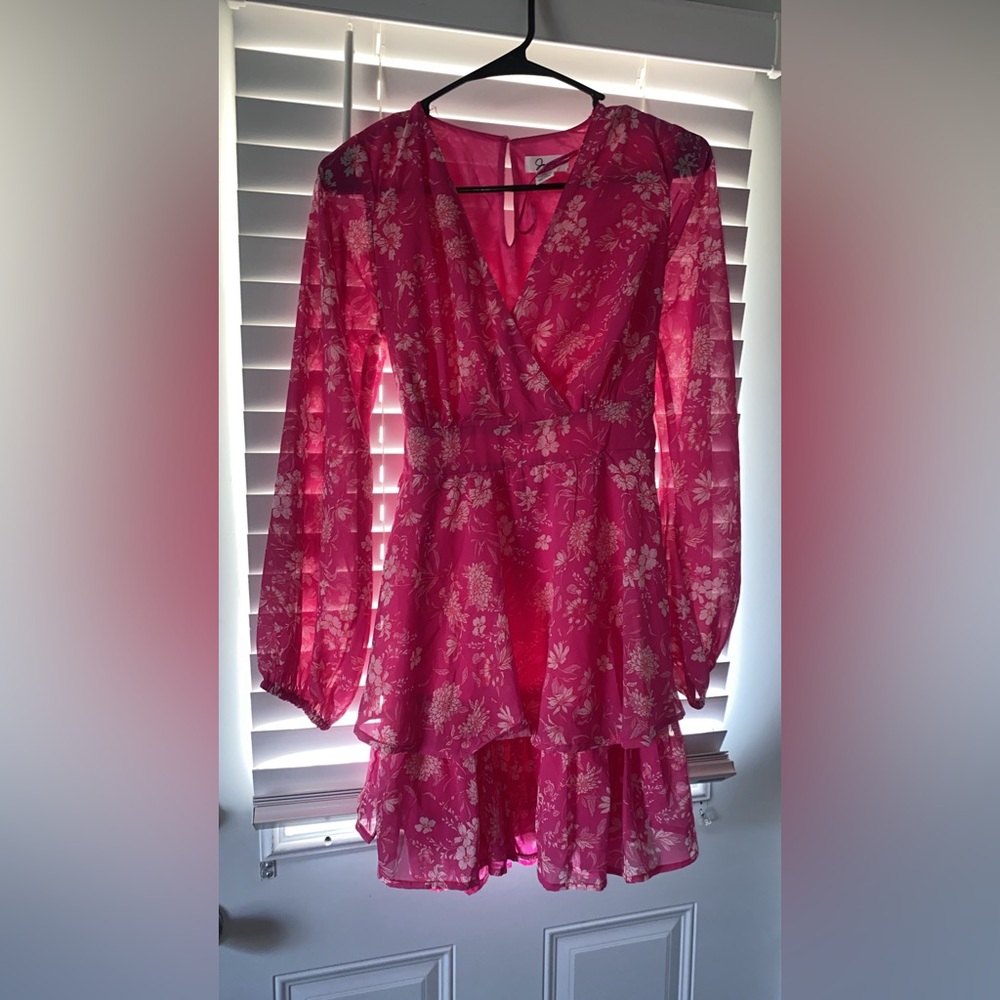 Super cute; only worn once